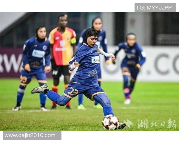 武汉女足一个月内征战全运会亚冠联赛与女超联赛展现强大实力与拼搏精神